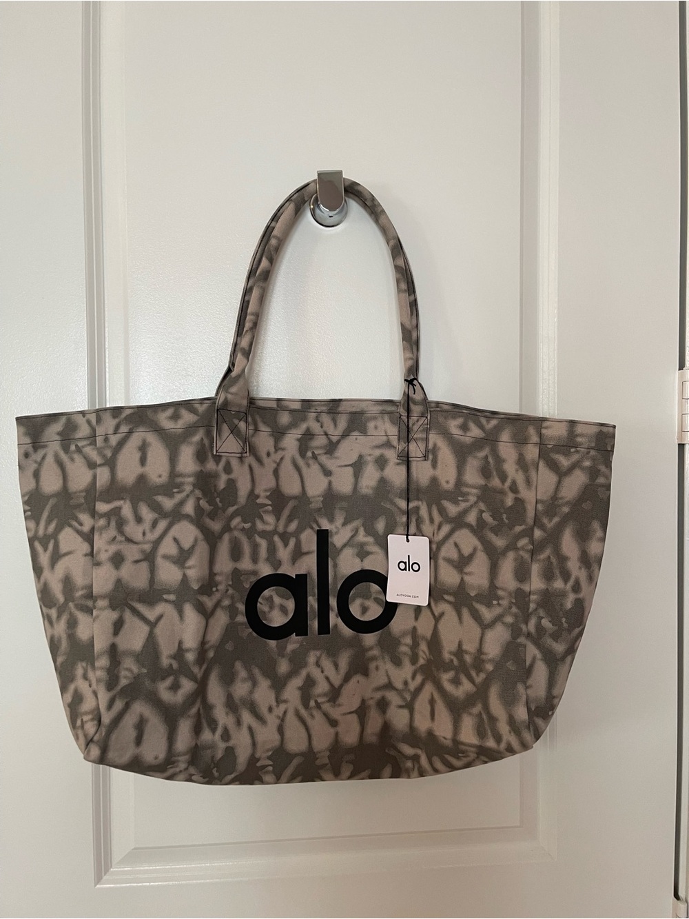 ALO Yoga Taupe Tie-Dye Canvas Tote - Picture 3 of 5